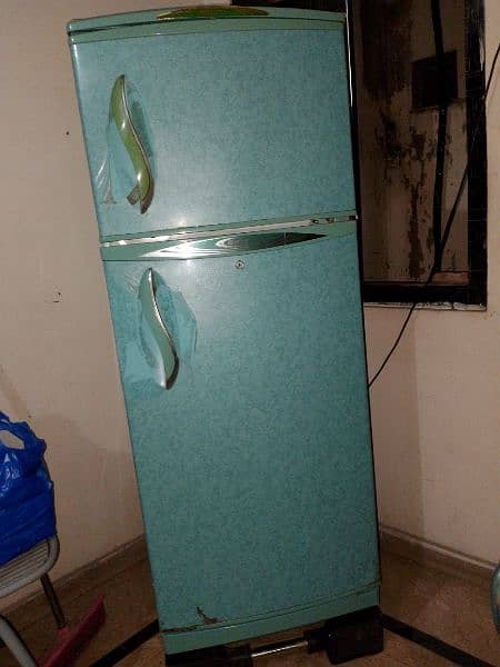 Waves REFRIGERATOR Good Condition 7