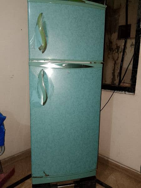 Waves REFRIGERATOR Good Condition 10