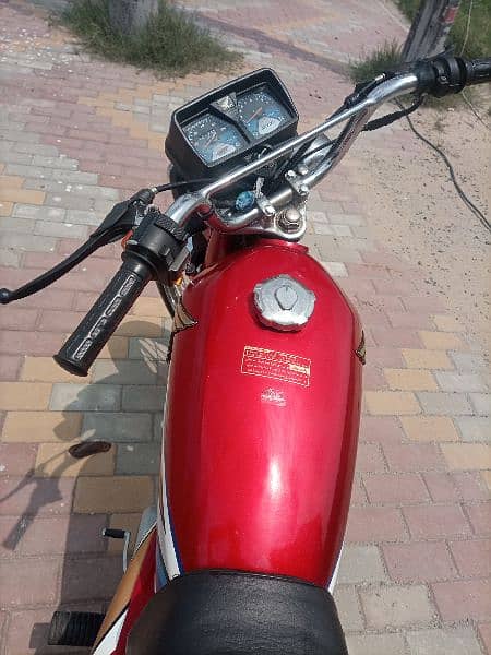 Urgent Sale Honda 125 3