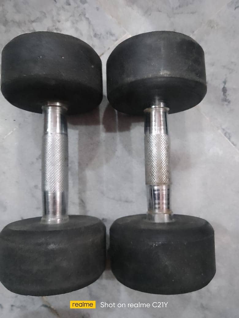 pair of 3kg rubber coated dumbbells 1