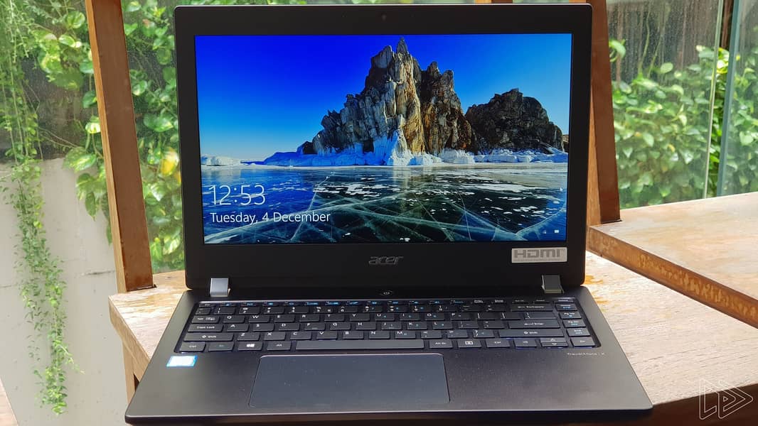 Acer Travelmate X i5 8th generation, 8 processors, 4 cores 2