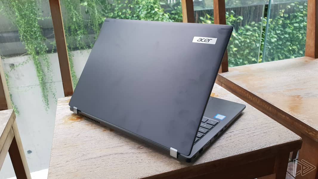 Acer Travelmate X i5 8th generation, 8 processors, 4 cores 4