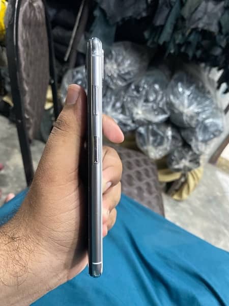 iPhone xsmax 256gb non pta sim working 3