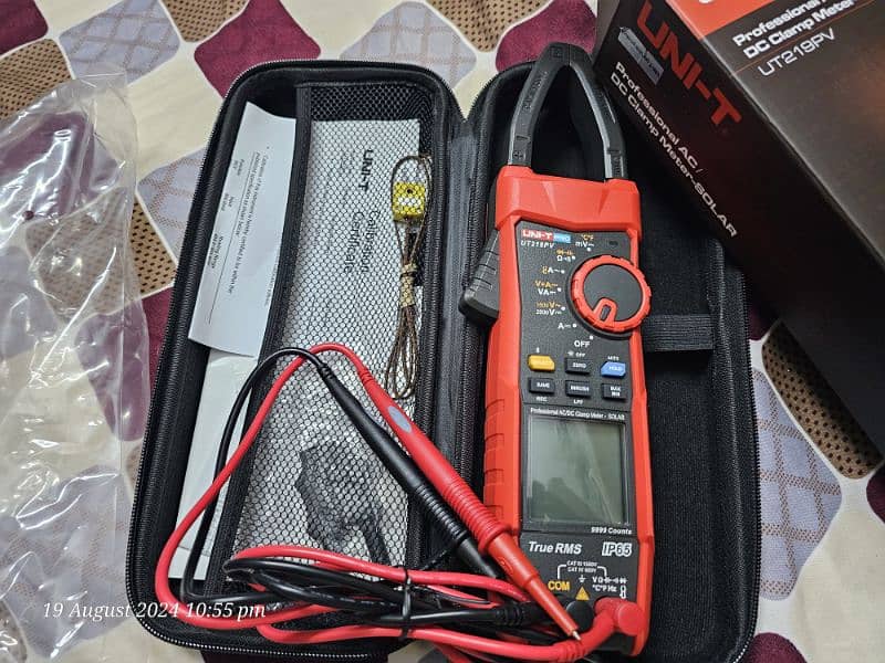 UNI-T UT219PV Clamp Meter DC 2500V for Solar Installers 3