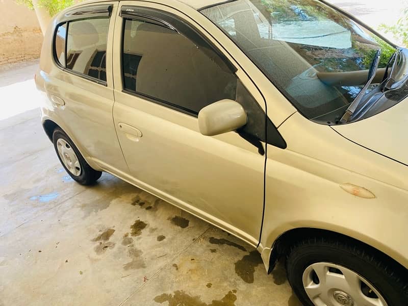 Toyota Vitz 2003 3