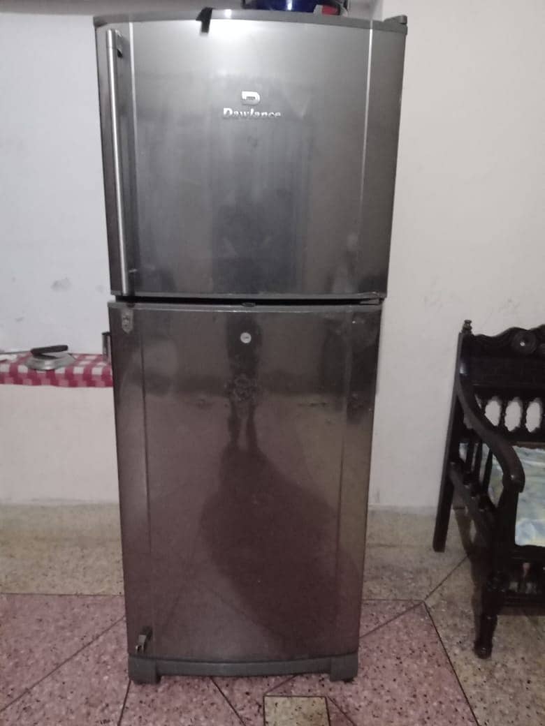 Dawlance medium size fridge 0