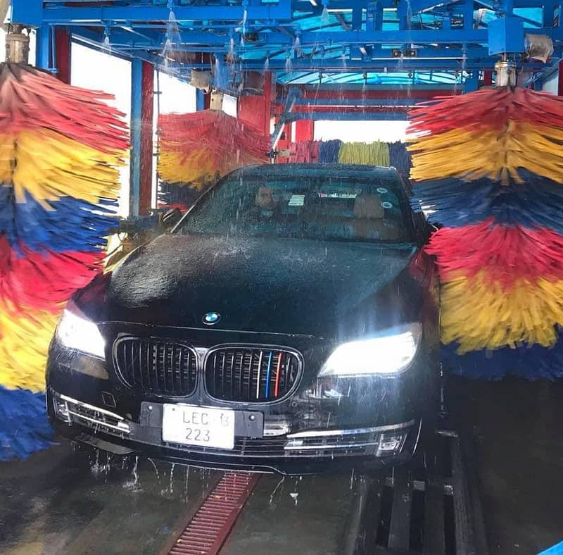 Automatic car wash machine with 11 burshes is for sale 1