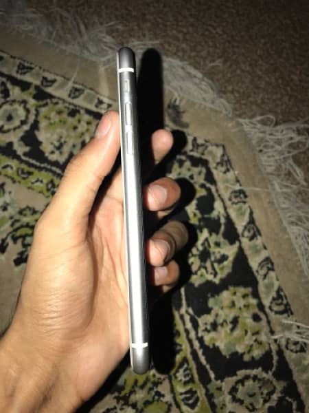 iphone 11 64gb jv lush condition 3