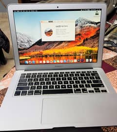 Apple Macbook Air Mid 2013 core i5 13inch one hand used only 9/10