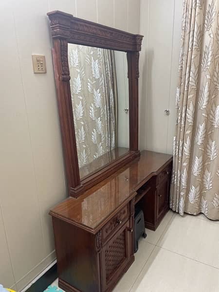 dressing table 1