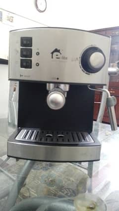 insert coffee maker can make espresso and cappuccino