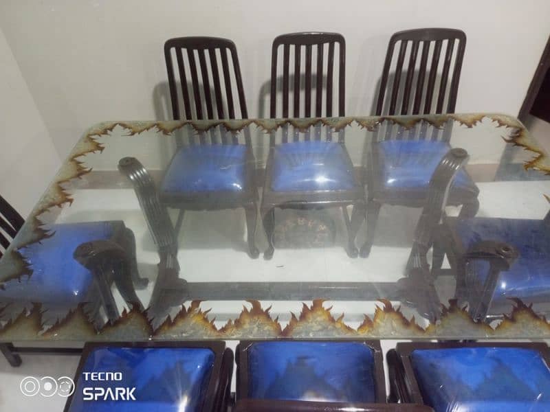 8 seater Dining table in reasonable price 1