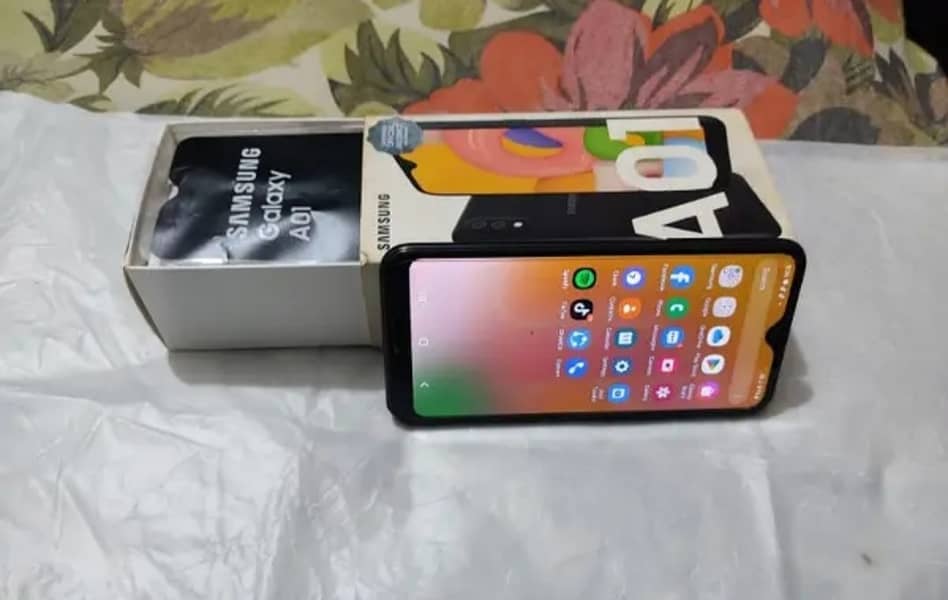 Samsung galaxy a01 black colour. 2gb 16 gb 5