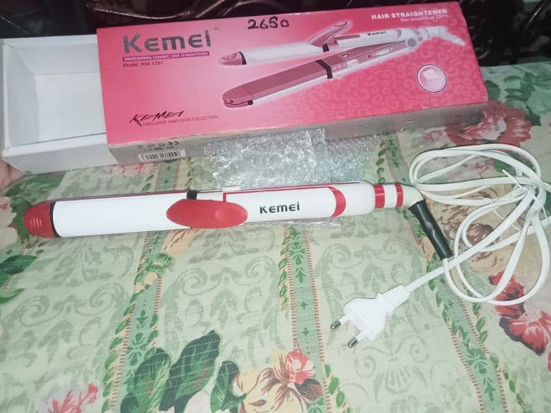 KEMEI. 3 in 1 Professional Ceramic Hair Straightener 2