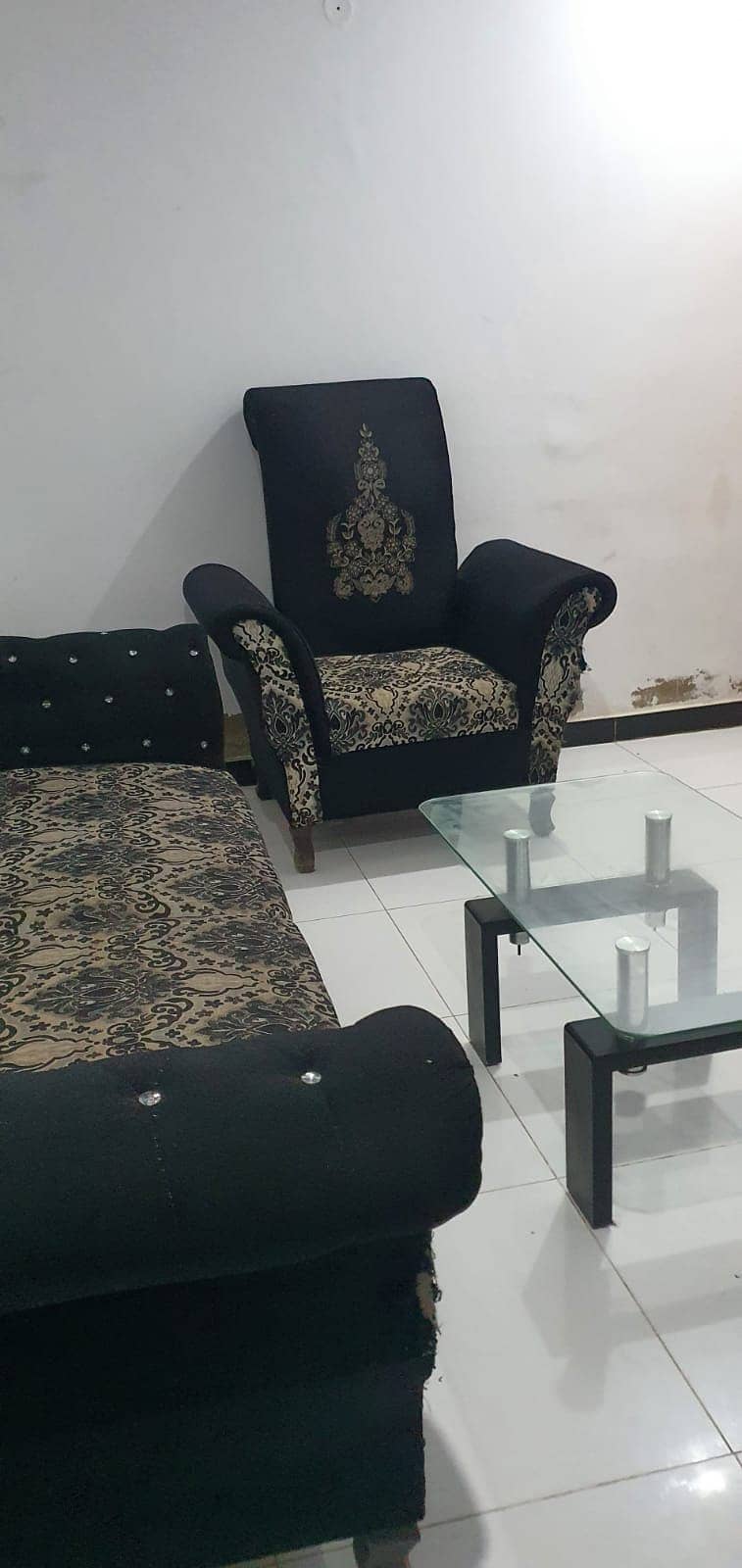 7 Seater Sofa Set Selling Condition is 10/9 Urgently Sale 1