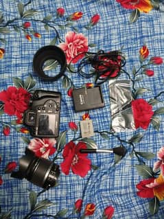 canon 1000D DSLR  with 18/55  lens argant sale only for Photos