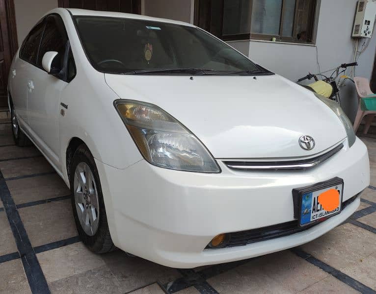 Toyota Prius S 1.5 2011 great condition 2