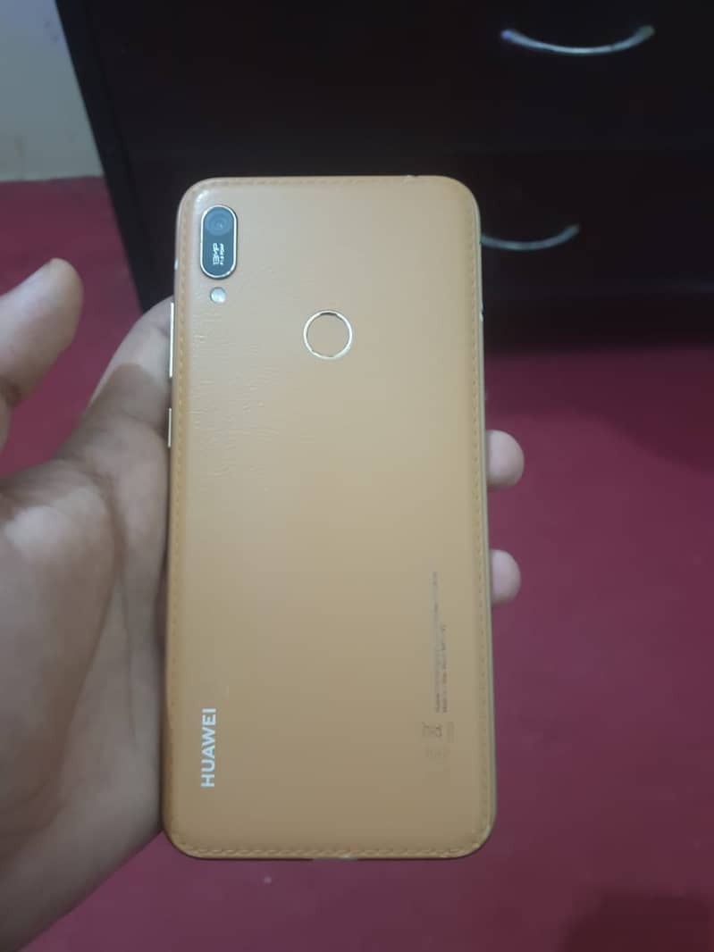 URGENT SALE huwei y6 prime 2