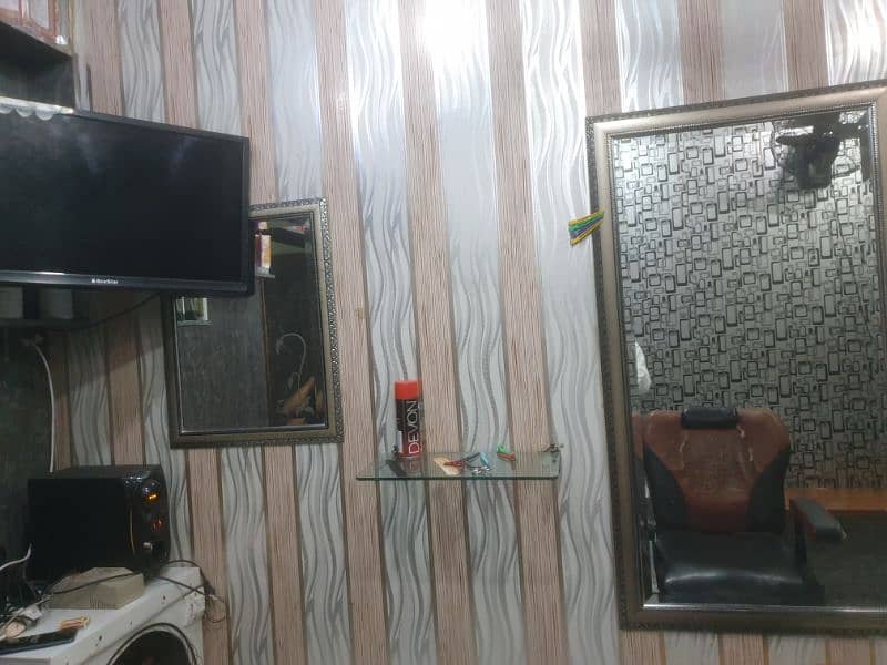 Beauty Saloon with full equipments 6