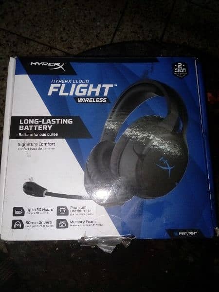 HyperX Cloud Flight wireless head phones for PS4 and PS5 1