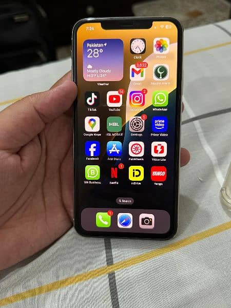 Iphone 11 Pro Max PTA Approved 64 GB| Extremely Good Condition 2