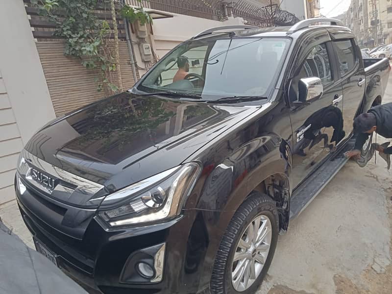 ISUZU D-Max V-Cross for immediate sale 2