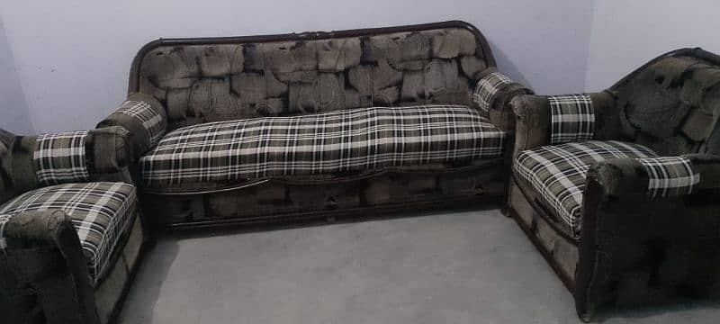 5 seatr sofa 0