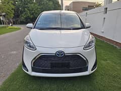 Toyota Sienta 2019