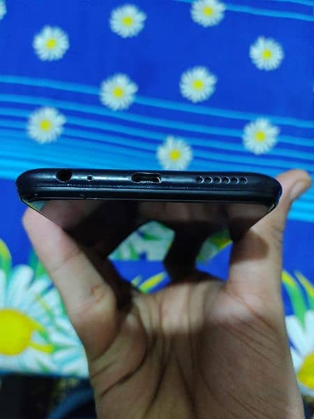 infinix Hot8 lite 2/32 only Mobile in original condition 4