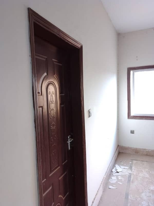 Upper Portion Available For 3 Bed DD In Rizwan Society Safoora Chowrangi 4