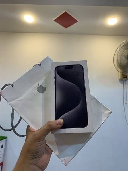 IPHONE 15 Pro Box Pack 128gb Black Factory unlock 0