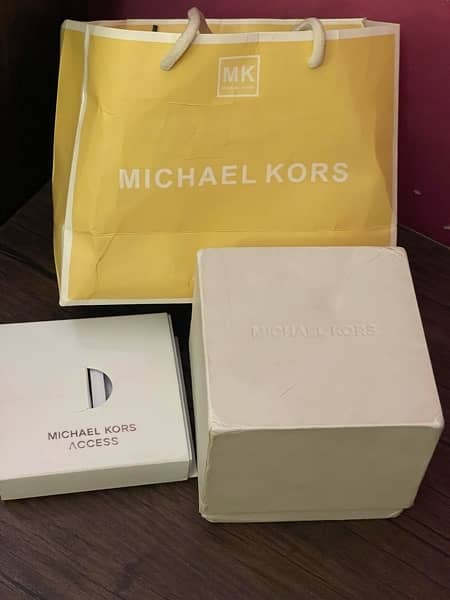 Micheal kors smart watch 9