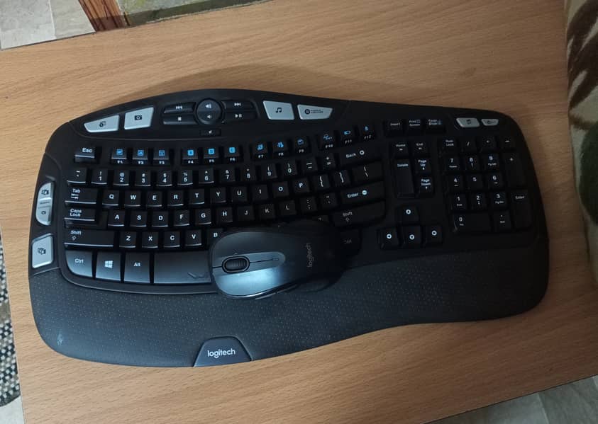 Logitech & Dell Wireless Keyboard & Mouse Combo 0