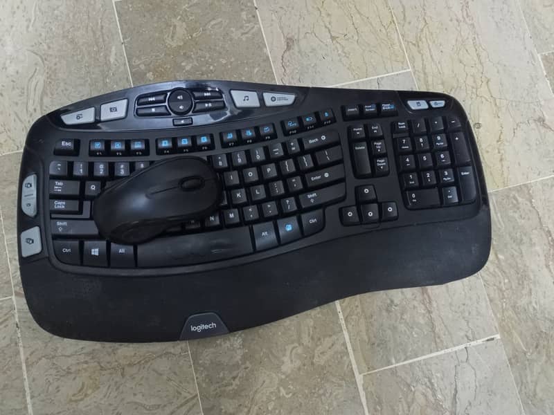 Logitech & Dell Wireless Keyboard & Mouse Combo 4