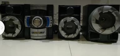 Pioneer sound system with bass