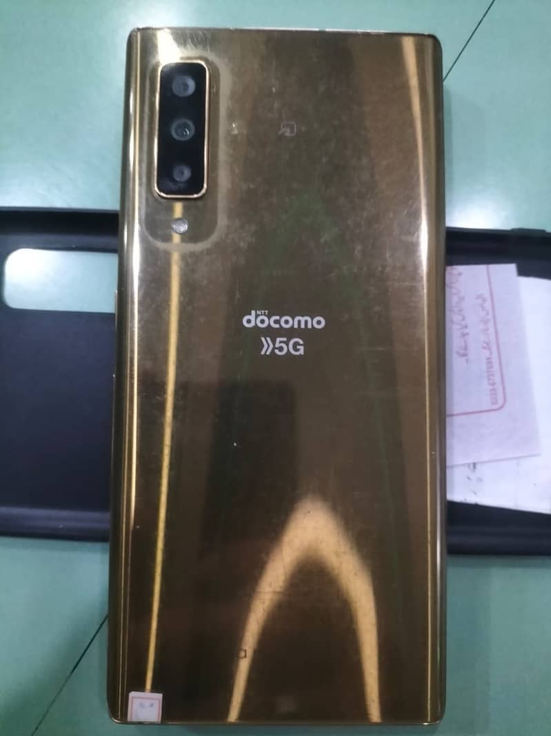 Docomo Arrows f52a 5g 0