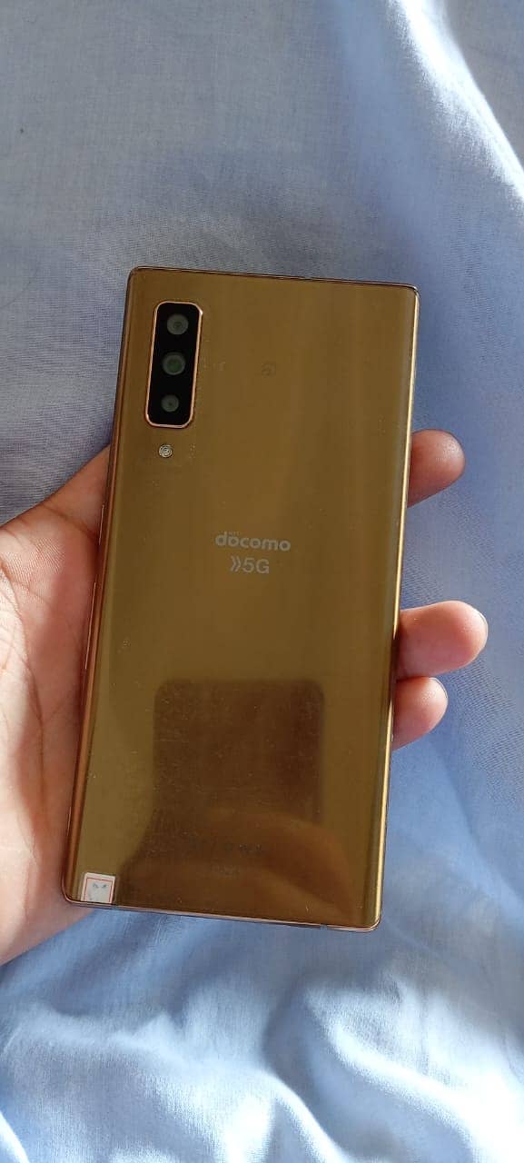 Docomo Arrows f52a 5g 5