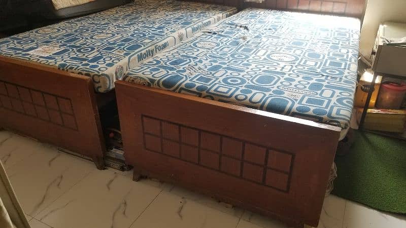 2 Wooden Single Beds with Mattress 0