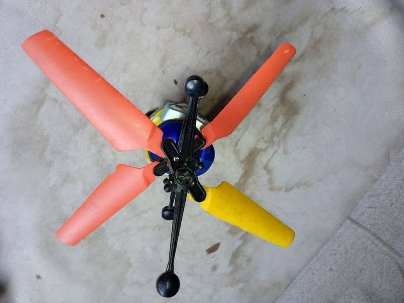 flying hand sensor helicopter for sale 3