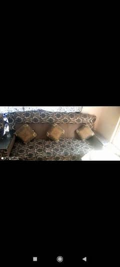 Full 5 seater wooden sofa set . . 0