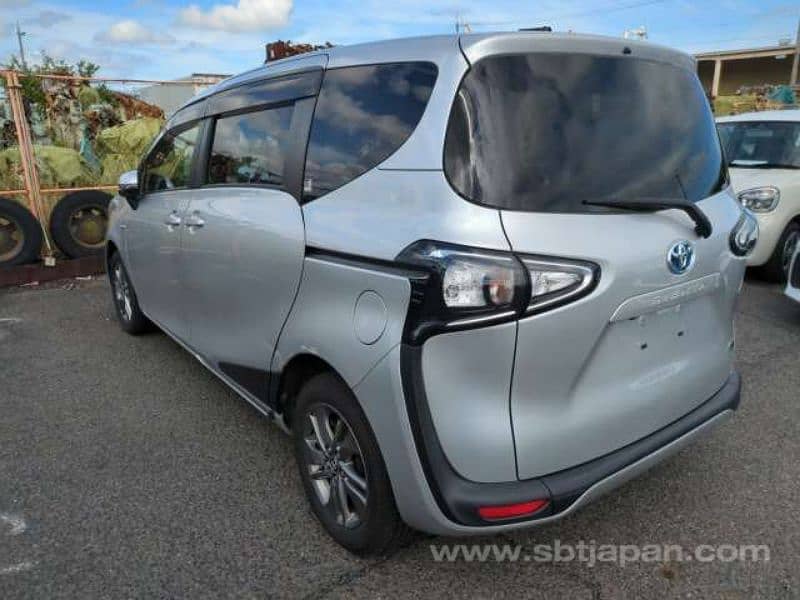 Toyota Sienta 2019 3