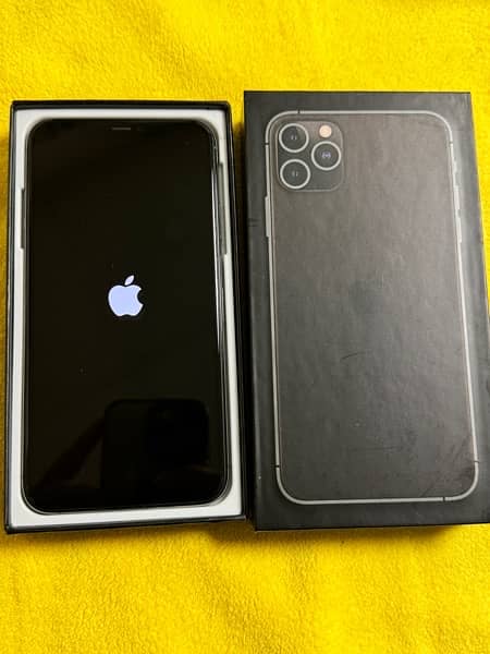 iPhone 11Pro Max 256GB Factory unlocked None PTA 4