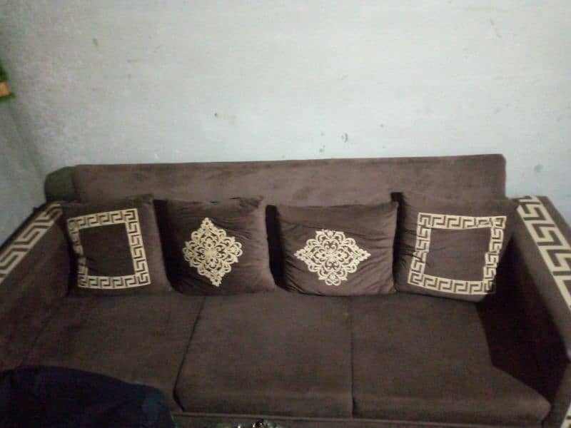 3 seater sofa for sale. . . . 1