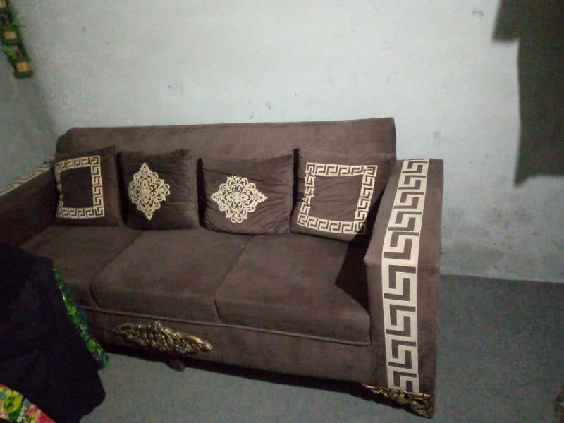 3 seater sofa for sale. . . . 2