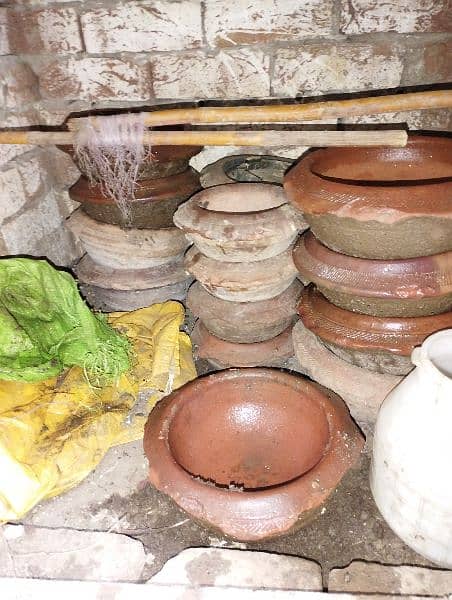 Hen cages and food pots 5