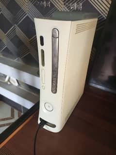 xbox 360 for sale 10/10 condition 110 games install