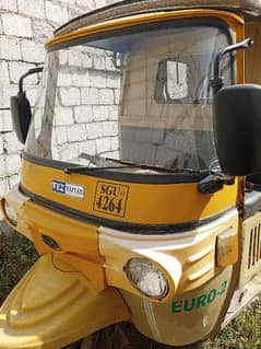 School pickup rickshaw plus loader