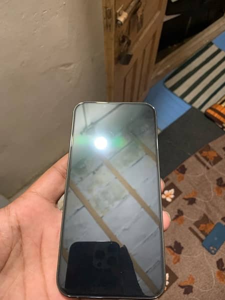 i phone 13 pro max. 256Gb. Factory unlocked 4