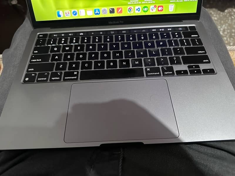 MacBook Pro 2020 M1 16 GB 3