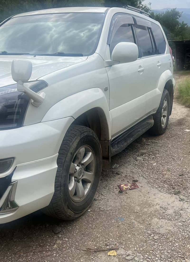 White Toyota Prado 2005 Petrol-2700CC TX- Neat and Clean 1